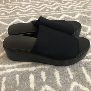 Black Flatform Vintage 90s Style Stretch Sandals